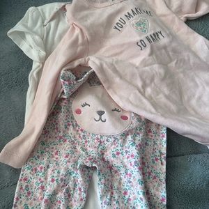 Carters 3 pieces set 9 months